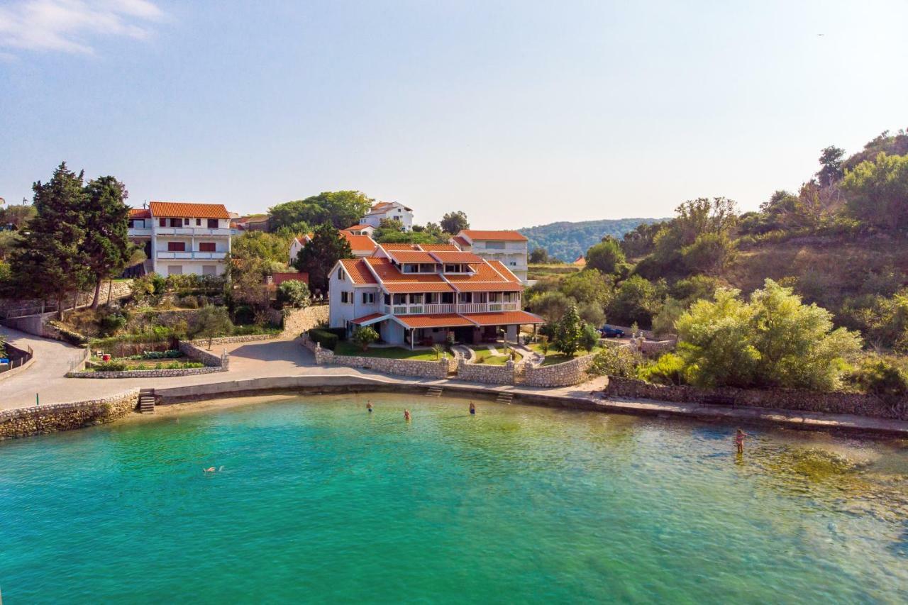 Villas Kampor Buitenkant foto